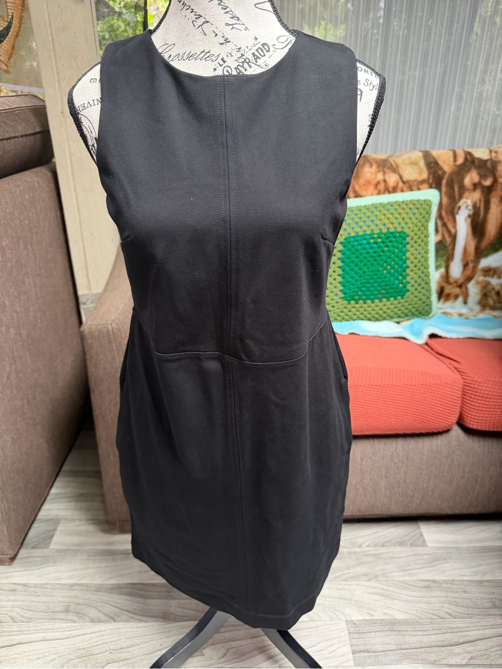Classic Black Sleeveless Shift Dress - Brand Unspecified